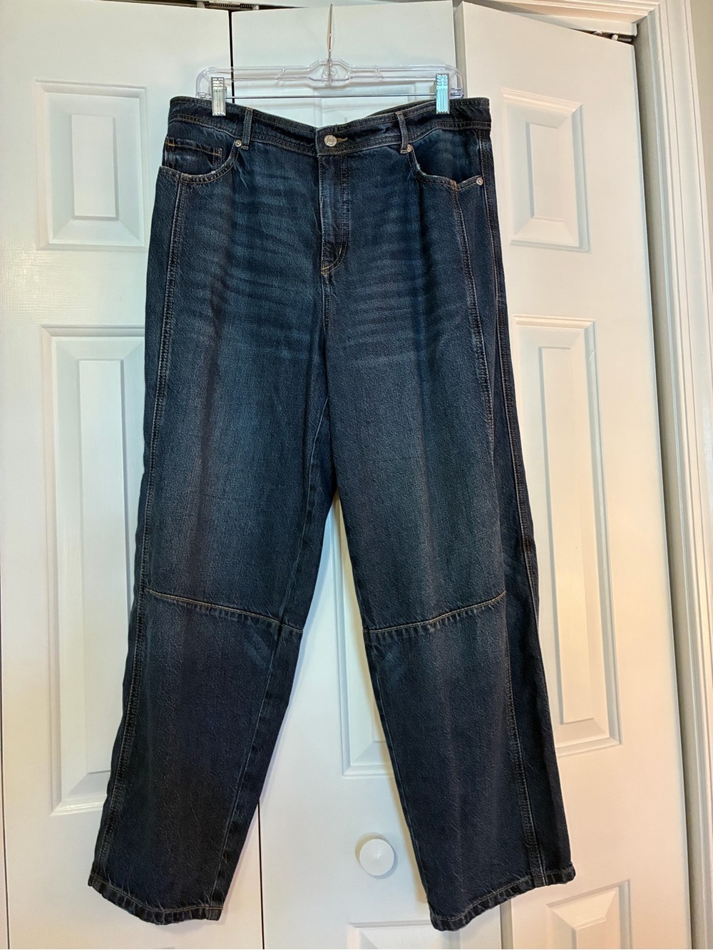 LOFT Dark Blue Barrel jeans… super comfy!!!